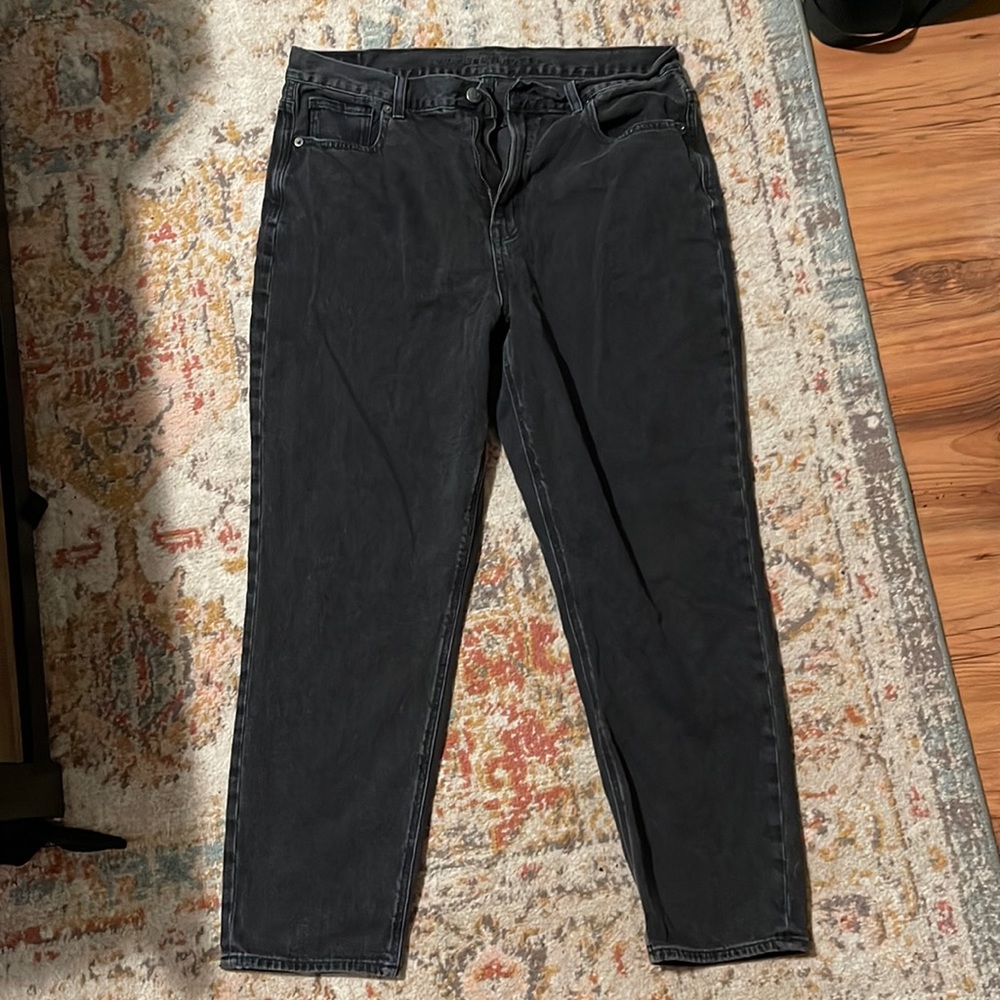 American Eagle mom jean